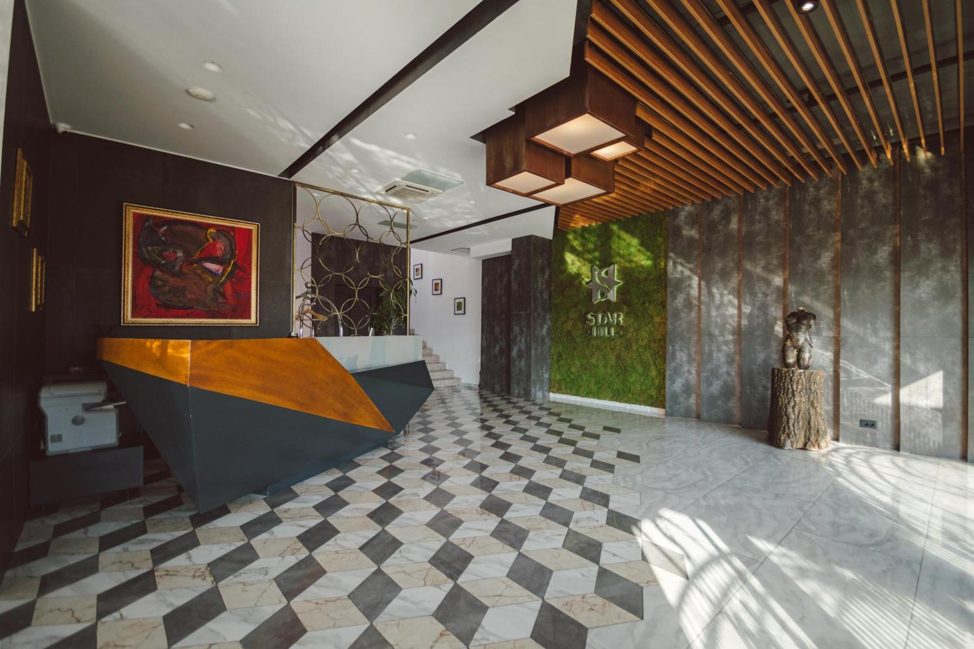 Star Hill Hotel Pristina Exteriör bild
