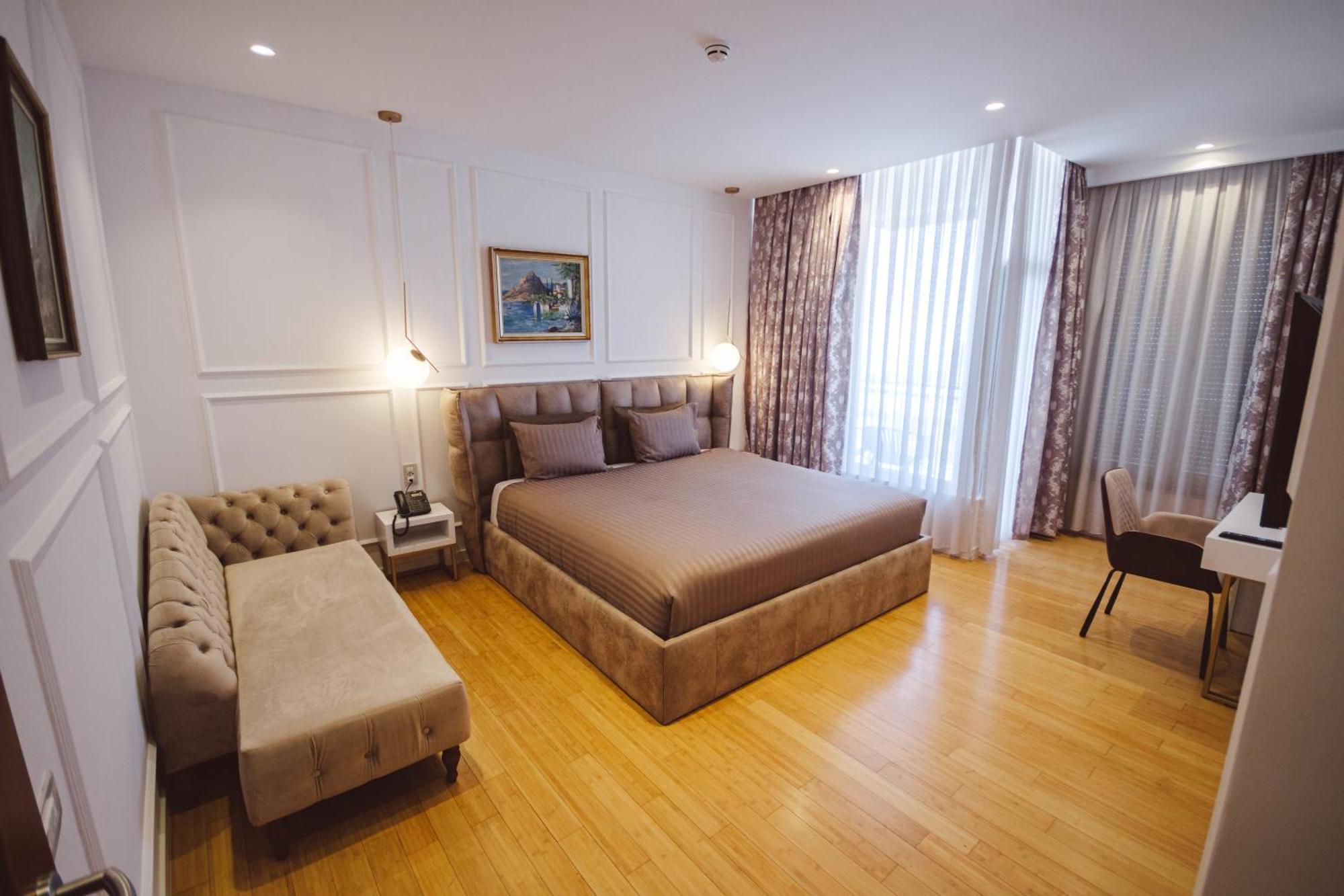Star Hill Hotel Pristina Exteriör bild