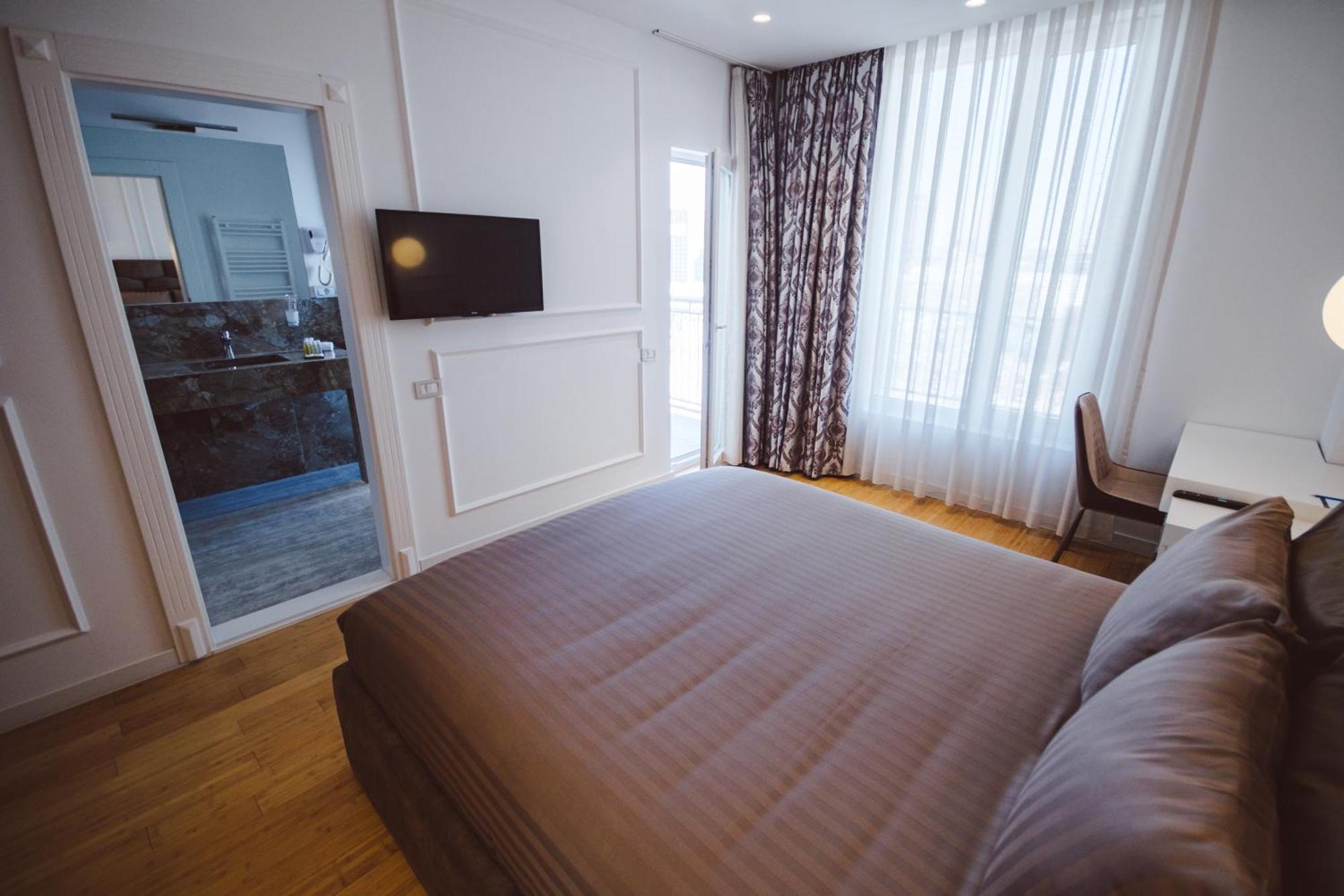 Star Hill Hotel Pristina Exteriör bild