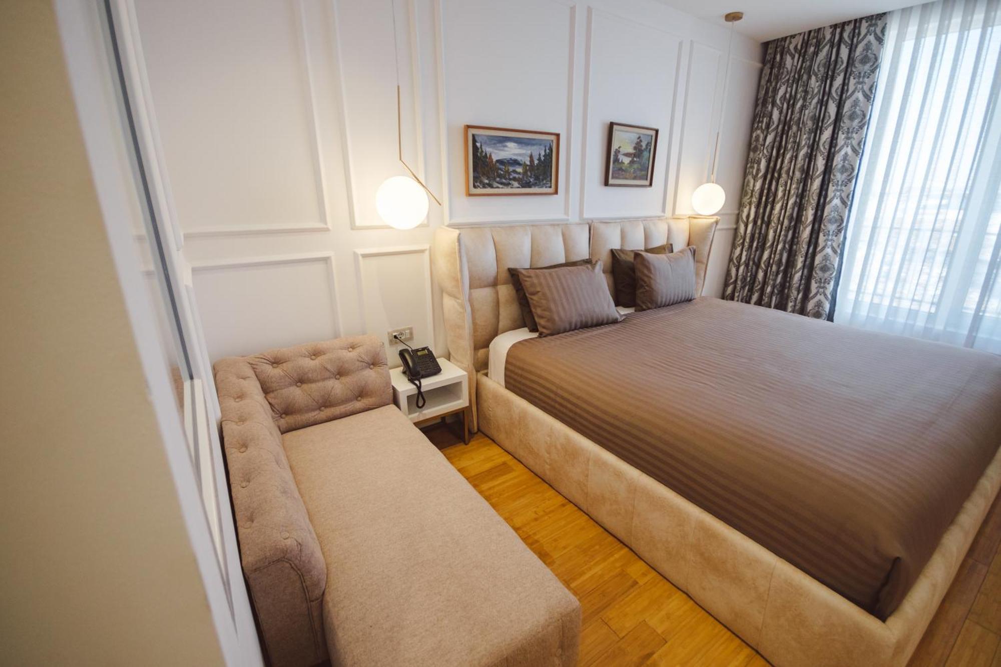 Star Hill Hotel Pristina Exteriör bild